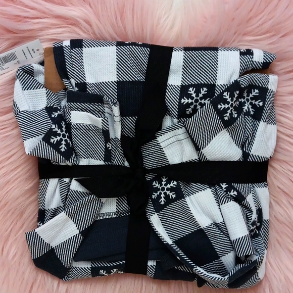 Brand New NO BOUNDARIES 2-PIECE WAFFLE PRINT LONG SLEEVE & PANT PJ'S SET-XS - Picture 2 of 4